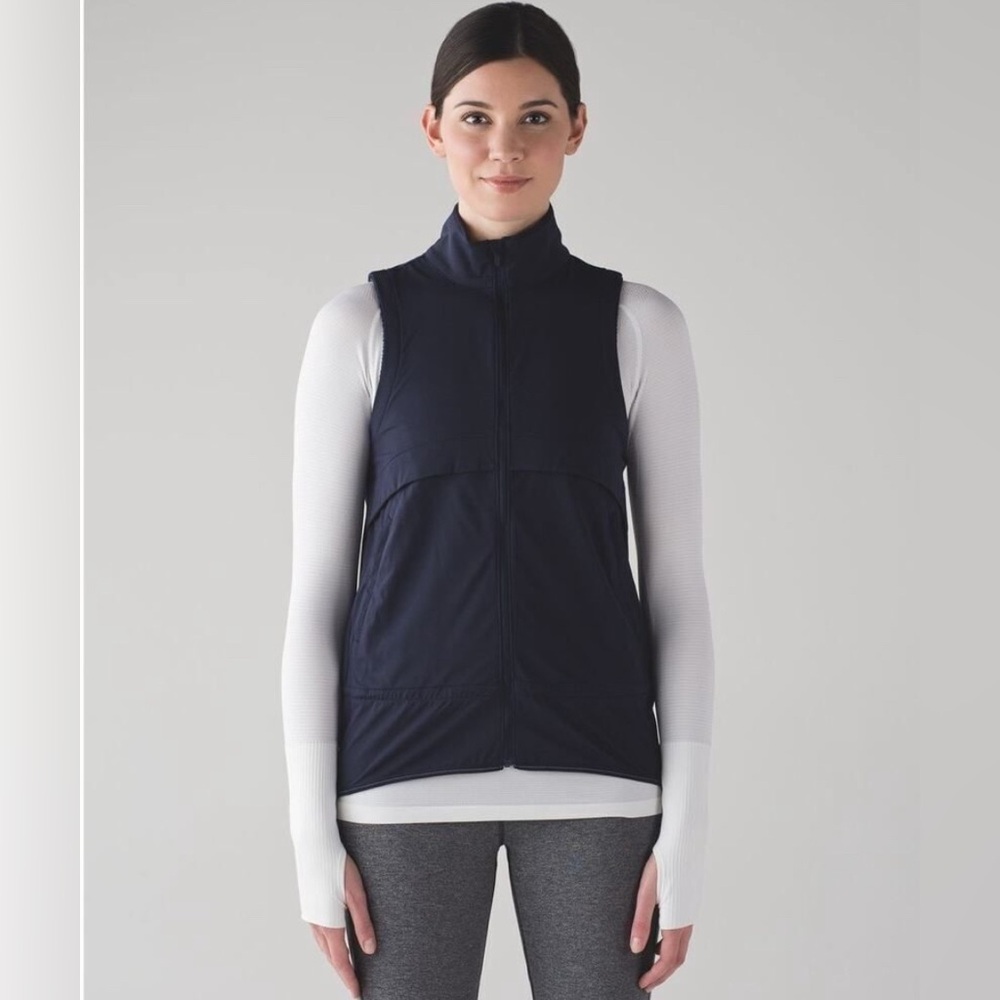 Lululemon Kicking Asphalt Vest Midnight Navy 4 Lightweight adjustable vest